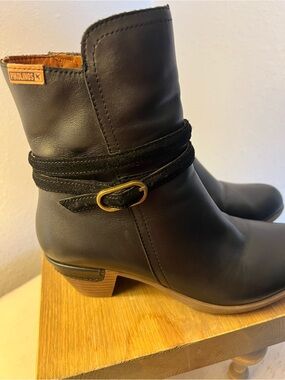 Pikolinos Rotterdam black leather boots sz Eu 35 US 5.5 6